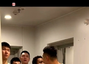 爱游戏app下载-总决赛开打，球队拼尽全力争夺胜利