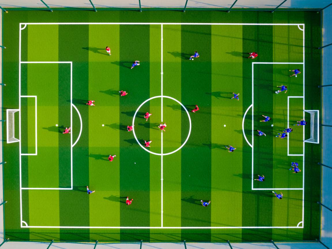 爱游戏app注册-乌迪内斯边锋全力奔跑，为球队扩大进攻范围