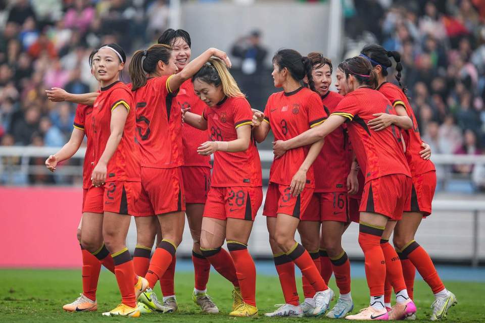 中国女足比赛进入高潮，一触即发